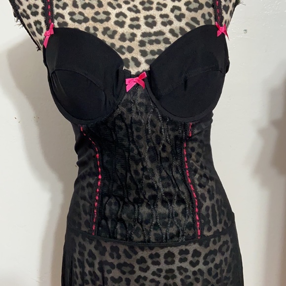 Vintage Black sheer lacy mesh 1-pc lingerie. - Picture 6 of 8